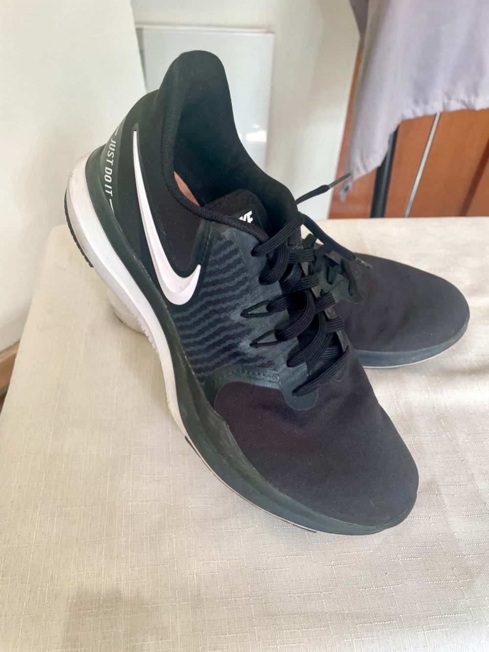 Nike Training Black Comfort Footbed Sneakers Brand New 7